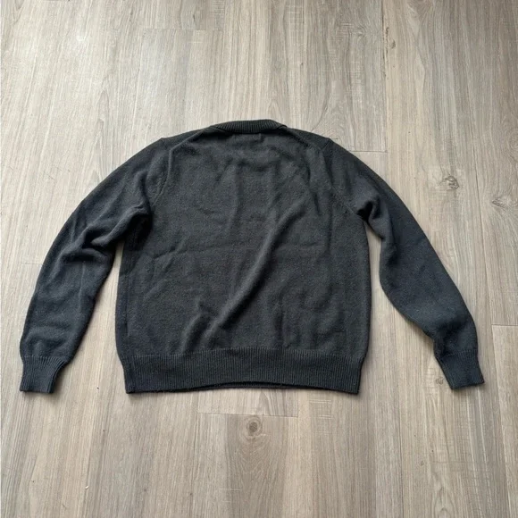 Banana Republic Men's Charcoal Crewneck Sweater - Picture 2 of 6